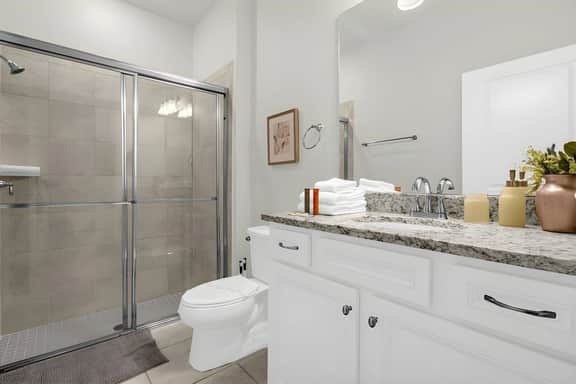 5 Bedrooms/ 4.5 Bathrooms/ Windsor Island (160 JW)