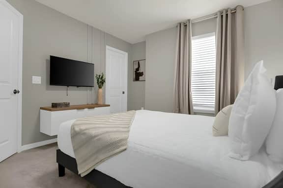 7 Bedroom/ 5.5 Bathroom Windsor Island (3895 LV)