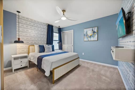 8 Bedrooms / 6 Bathrooms / Windsor Cay (15960SC)