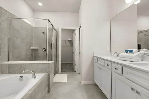 5 Bedrooms / 5.5 Bathrooms / Windsor Cay (15802CC)