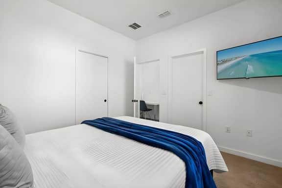 3 Bedrooms/ 3 Baths/ Hub Westside Reserve (8781ZD)