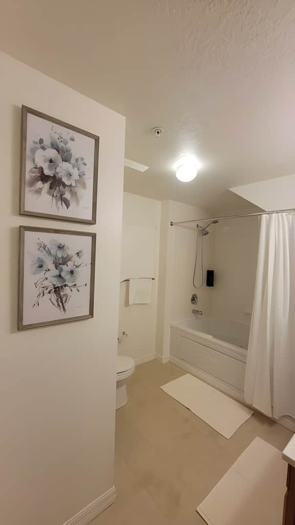 4 Bedrooms/ 3 Bathrooms/ Venetian Bay (4014-101SM)