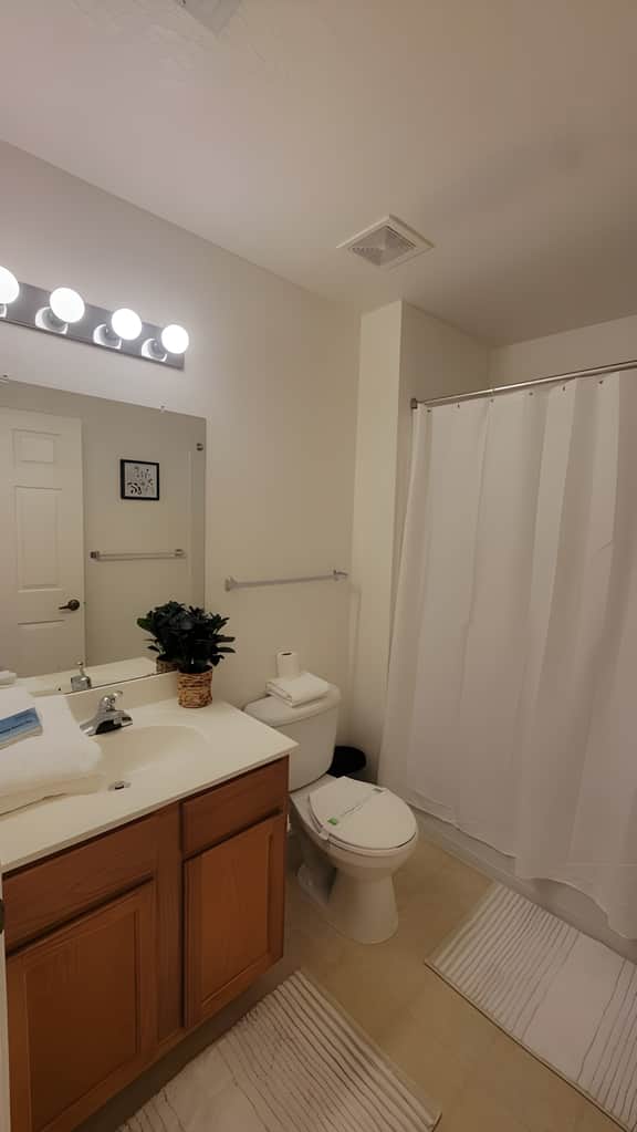 4 Bedrooms/ 3 Bathrooms/ Venetian Bay (4014-101SM)