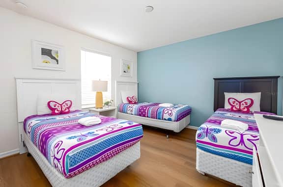 4 Bedrooms/ 3 Bathrooms/ Bella Vida (550 LF)