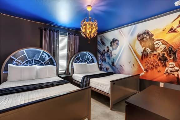 9 Bedrooms/ 5.5 Bathrooms/ Solterra (7240 OL)