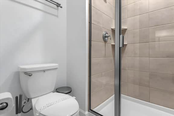 4 Bedrooms/ 3 Bathrooms/ Storey Lake (2408 RT)