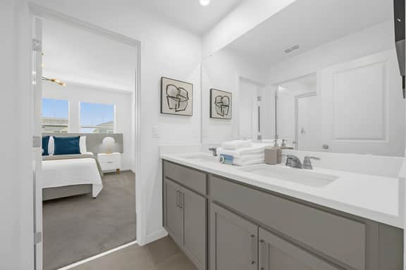 6 Bedrooms / 4.5 Bathrooms / Solara (2382 SW)