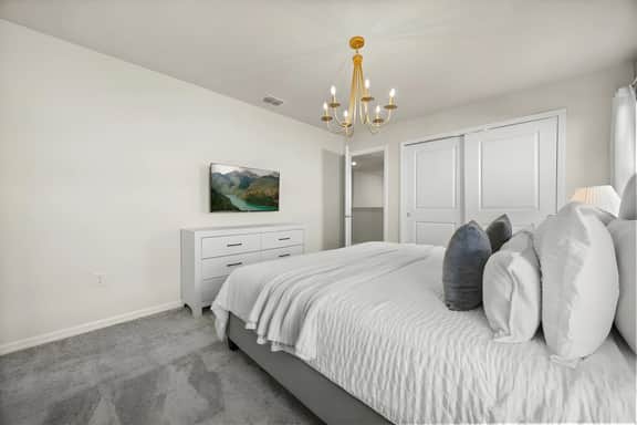 8 Bedrooms / 6 Bathrooms / Windsor Cay (15989CC)