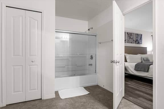 6 Bedrooms/ 4.5 Bathrooms/ Crystal Cove (957 EG)