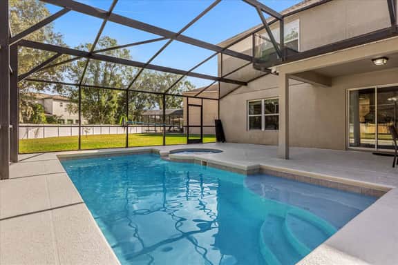 6 Bedrooms/ 4.5 Bathrooms/ Crystal Cove (957 EG)