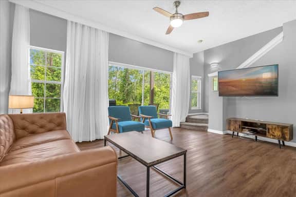 3 Bedrooms/ 2.5 Bathrooms/ Emerald Island(2709 SK)