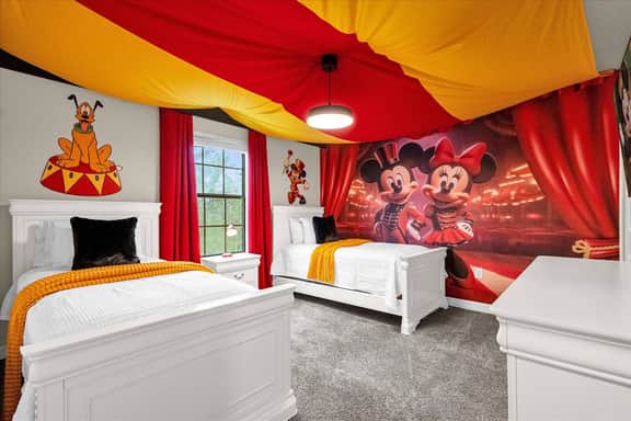 6 Bedroom/ 6 Bathroom Champions Gate (9152 TS)