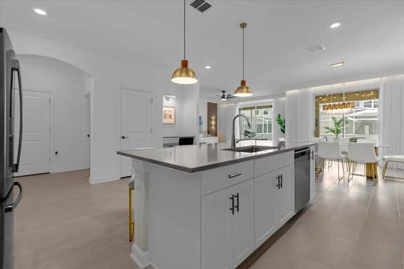 6 Bedrooms/ 5 Bathrooms/ Champions Gate (8923 TW)