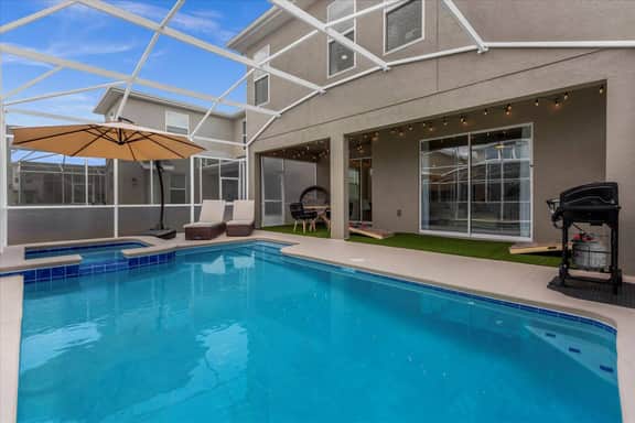 6 Bedrooms/ 5 Bathrooms/ Champions Gate (8923 TW)