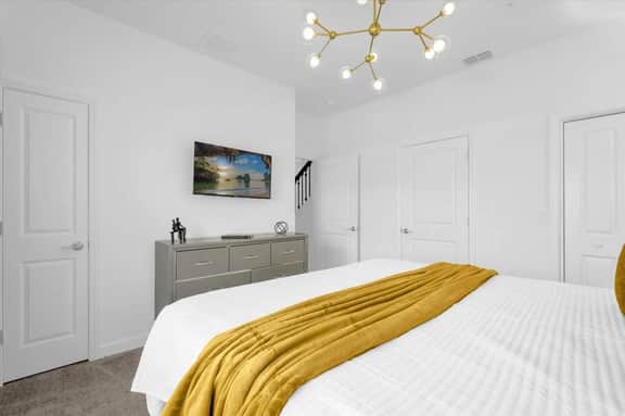 4 Bedrooms/ 3 Bathrooms/ Storey Lake (2457RT)