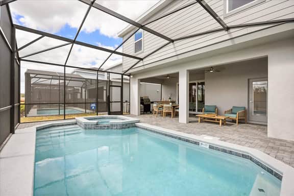 7 Bedrooms / 5.5 Bathrooms / Windsor Cay (16151CC)