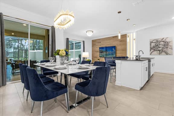 4 Bedroom/ 3 Bathroom/ Storey Lake (2425RT)