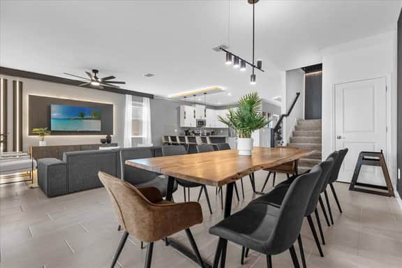 9 Bedrooms/ 5 Bathrooms/ Champions Gate (9017 ST)