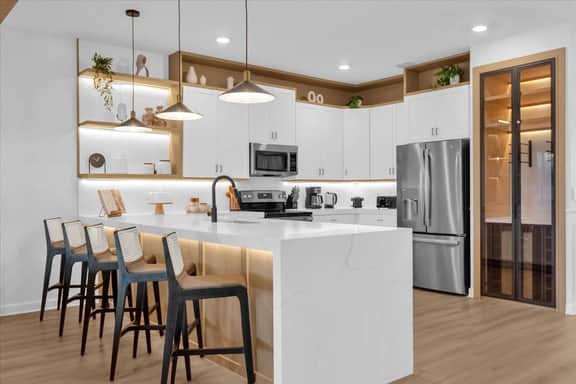 9 Bedrooms/ 5 Bathrooms/ Champions Gate (9037 ST)