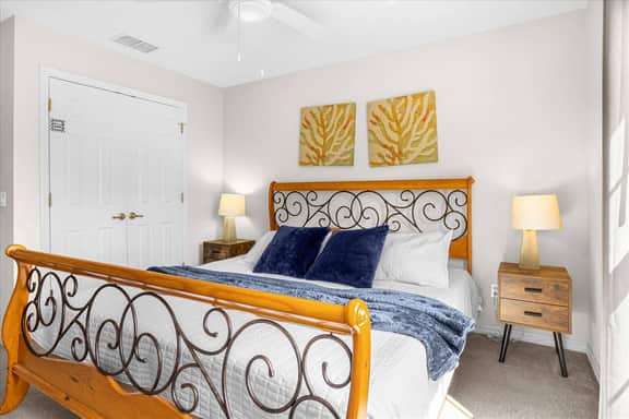 3 Bedrooms / 2.5 Bathrooms / Encantada (3091 YL)