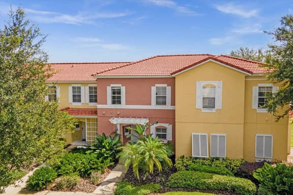 3 Bedrooms / 2.5 Bathrooms / Encantada (3091 YL)