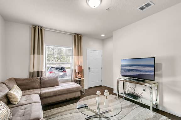 3 Bedrooms / 2 Bathrooms / Lucaya Village (18-102)