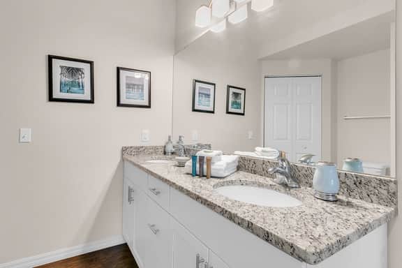 3 Bedrooms / 2 Bathrooms / Lucaya Village (18-102)
