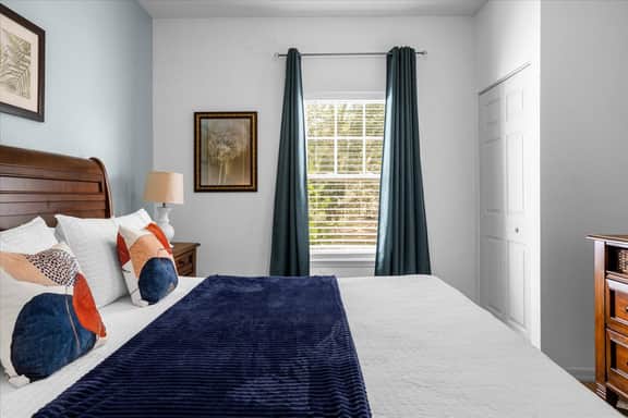 3 Bedrooms / 2 Bathrooms / Lucaya Village (11-103)
