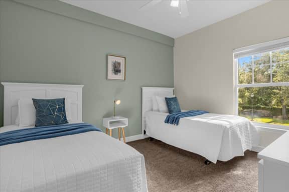 4 Bedrooms / 3 Bathrooms / Lucaya Village (1-105)