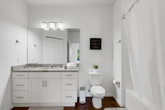 4 Bedrooms/ 3 Bathrooms/ Lucaya Village (11-104)