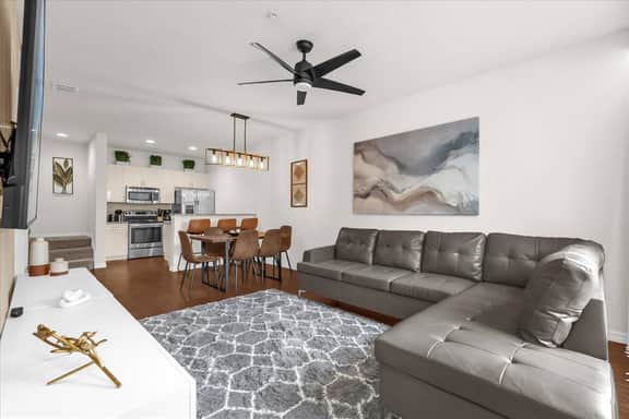 3 Bedrooms/2 Bathrooms/ Lucaya Village (13-102)