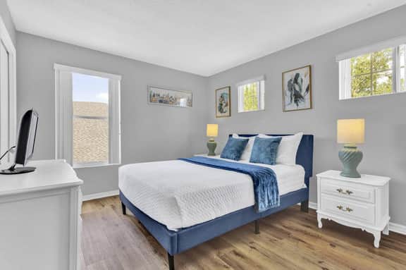 5 Bedrooms/ 3 Bathroom Hampton Lakes (573 BC)