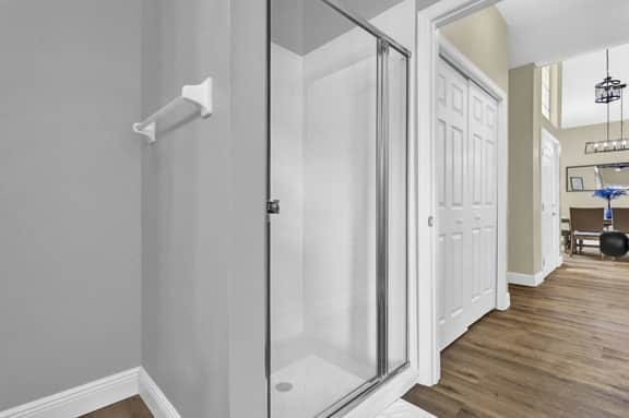 5 Bedrooms/ 3 Bathroom Hampton Lakes (573 BC)