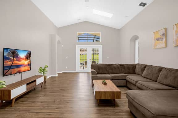 5 Bedroom / 4 Baths / Indian Creek (2504 OL)