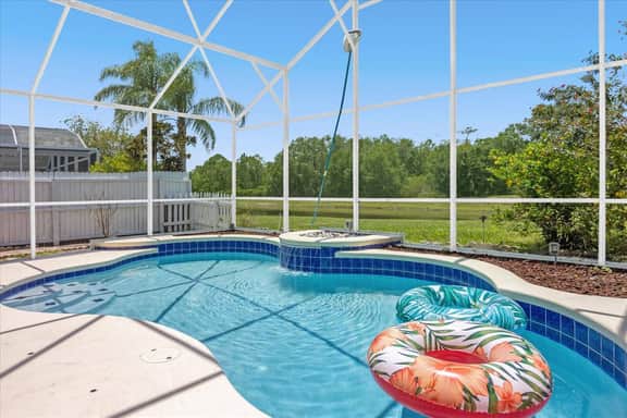 3 Bedrooms / 2 Bathrooms/ Lindfields (3026 BC)