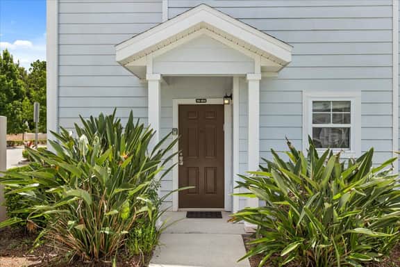 4 Bedrooms/ 3 Bathrooms/ Lucaya Village (19-104)