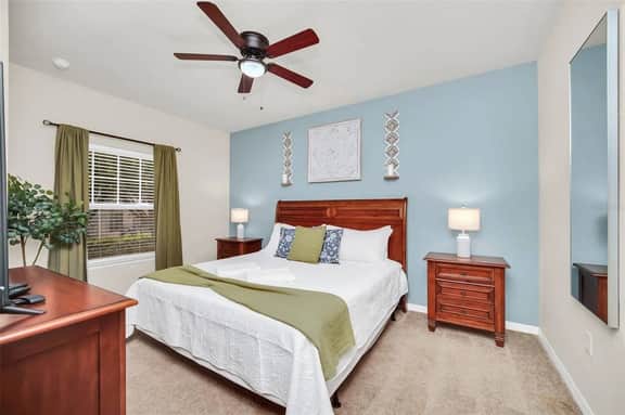 3 Bedrooms / 2 Bathrooms / Lucaya Village (16-102)