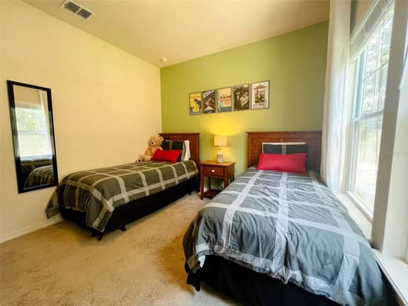 4 Bedrooms / 3 Bathrooms / Lucaya (10-108)