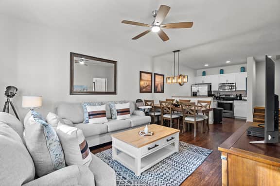 3 Bedrooms/2 Bathrooms/ Lucaya Village (20-107)