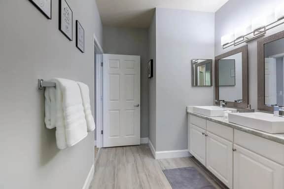 4 Bedrooms/ 3 Bathrooms/ Lucaya Village (2-101)