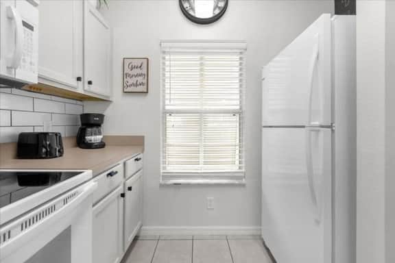 3 Bedrooms/ 2.5 Bathrooms/ Encantada (8529 BL)