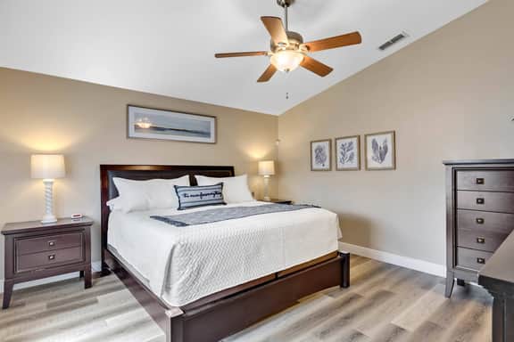 4 Bedrooms/ 2 Bathrooms Davenport (168 EA)