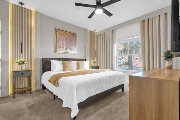 4 Bedrooms / 3 Bathrooms / Lucaya Village (25-108)