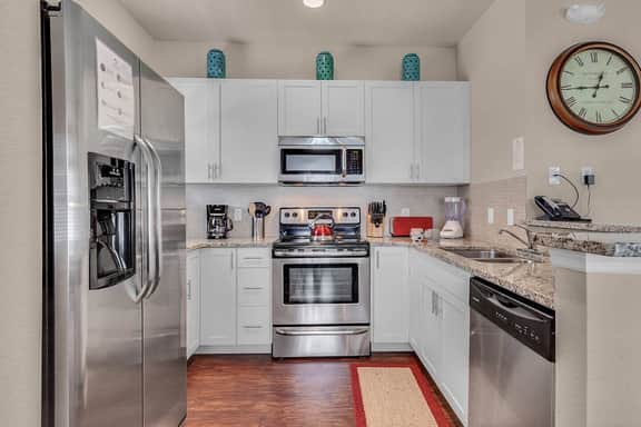 4 Bedrooms / 3 Bathrooms / Lucaya Village (23-101)