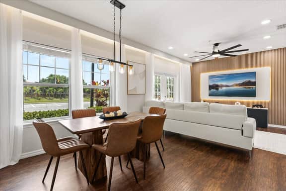 4 Bedrooms/ 3 Bathrooms/ Lucaya Village (23-108)
