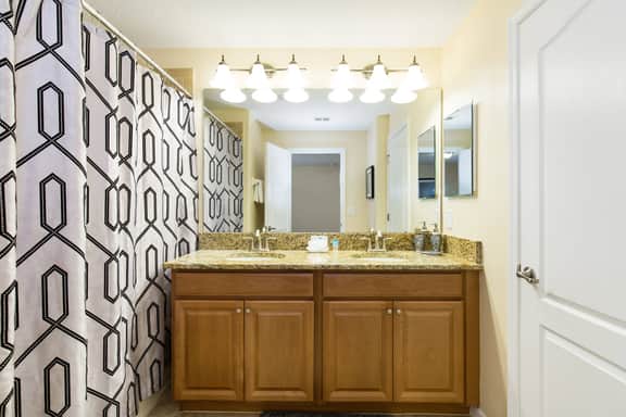 4 Bedrooms / 3 Bathrooms / Paradise Palms (2951 BP)