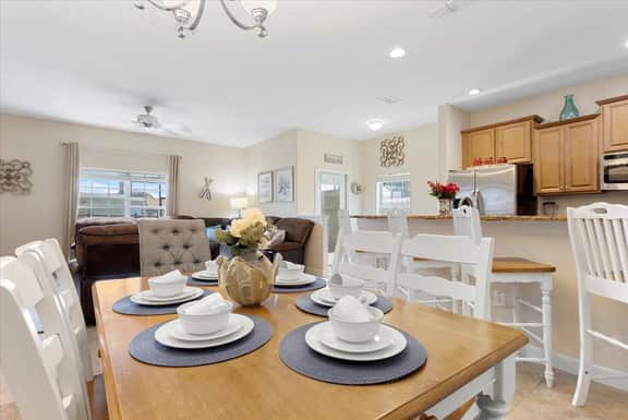 5 Bedrooms / 4 Bathrooms / Paradise Palms (3073 BP)