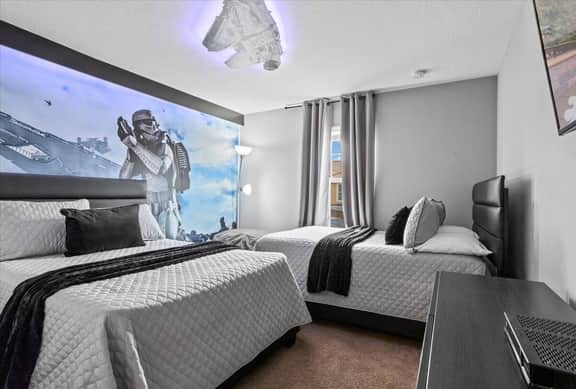 4 Bedrooms / 3 Bathrooms / Paradise Palms (8962 CP)