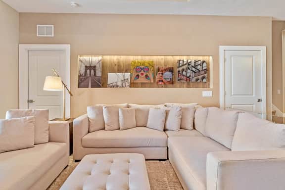 4 Bedrooms/ 4.5 Bathrooms/ Magic Village (7466 BD)