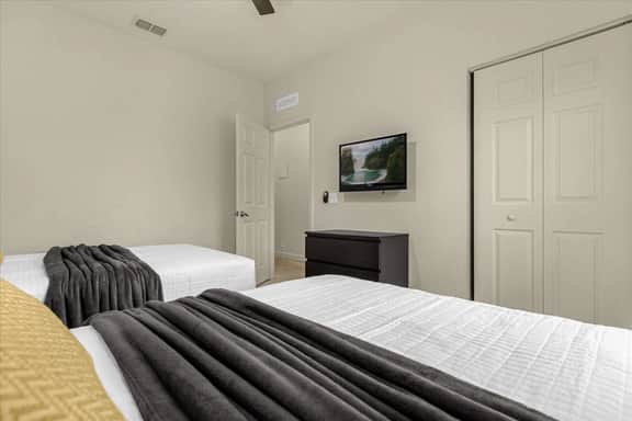 4 Bedrooms/ 3 Bathrooms Lucaya Village (9-104)